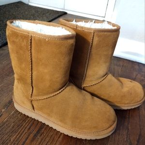 Women's UGG boots
